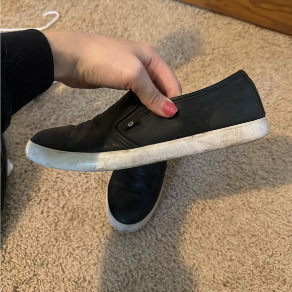 Guess slip ons - Picture 2 of 4